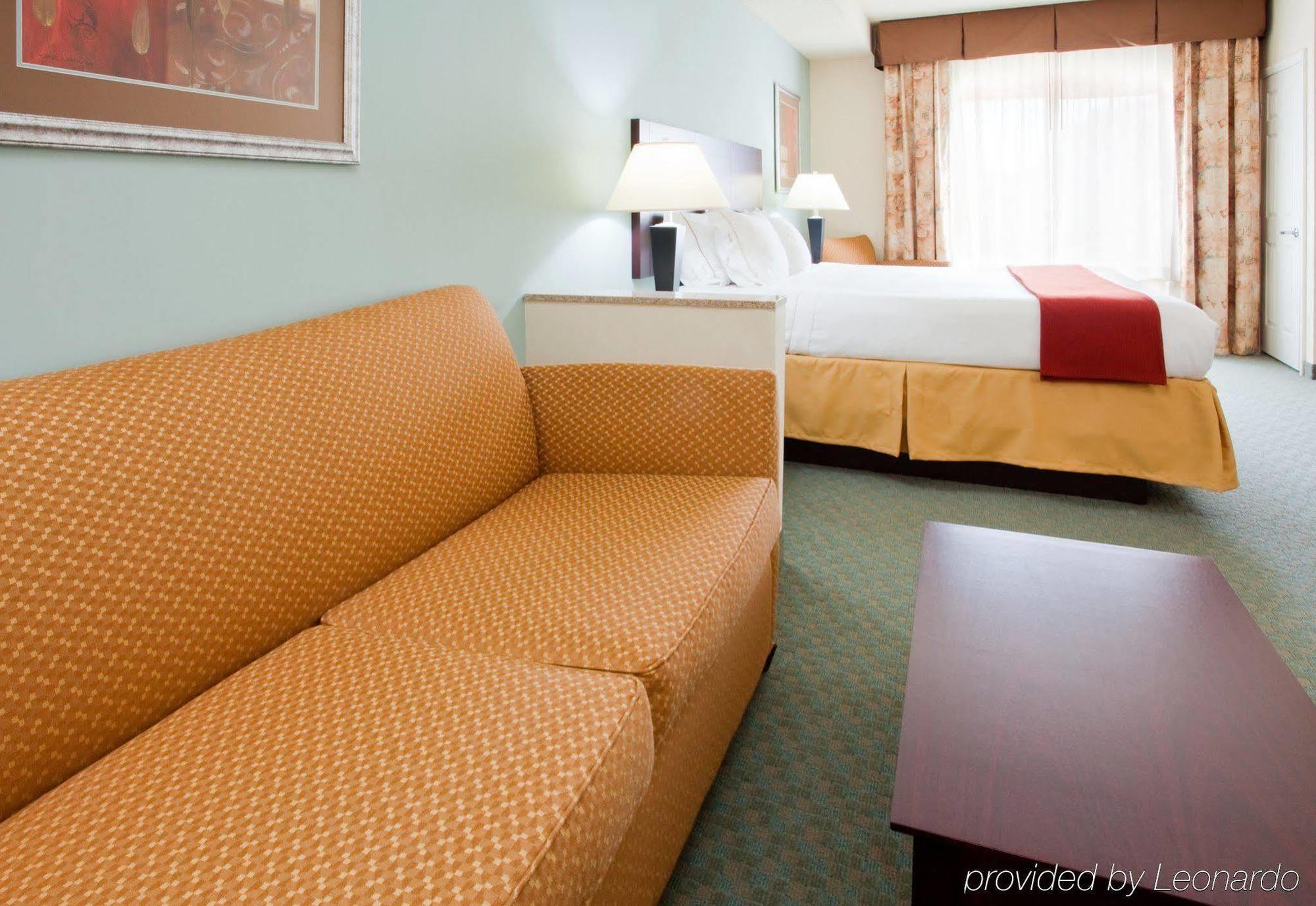 Holiday Inn Express Arrowood By Ihg Charlotte Exterior photo
