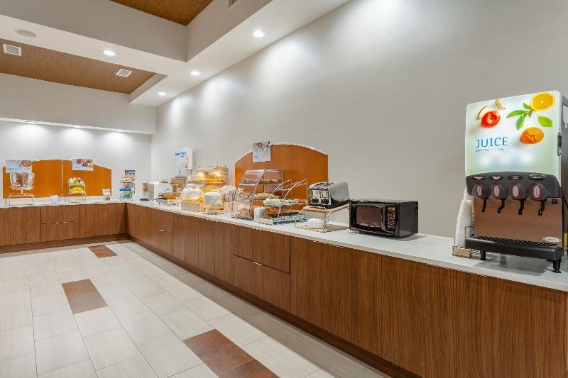 Holiday Inn Express Arrowood By Ihg Charlotte Exterior photo